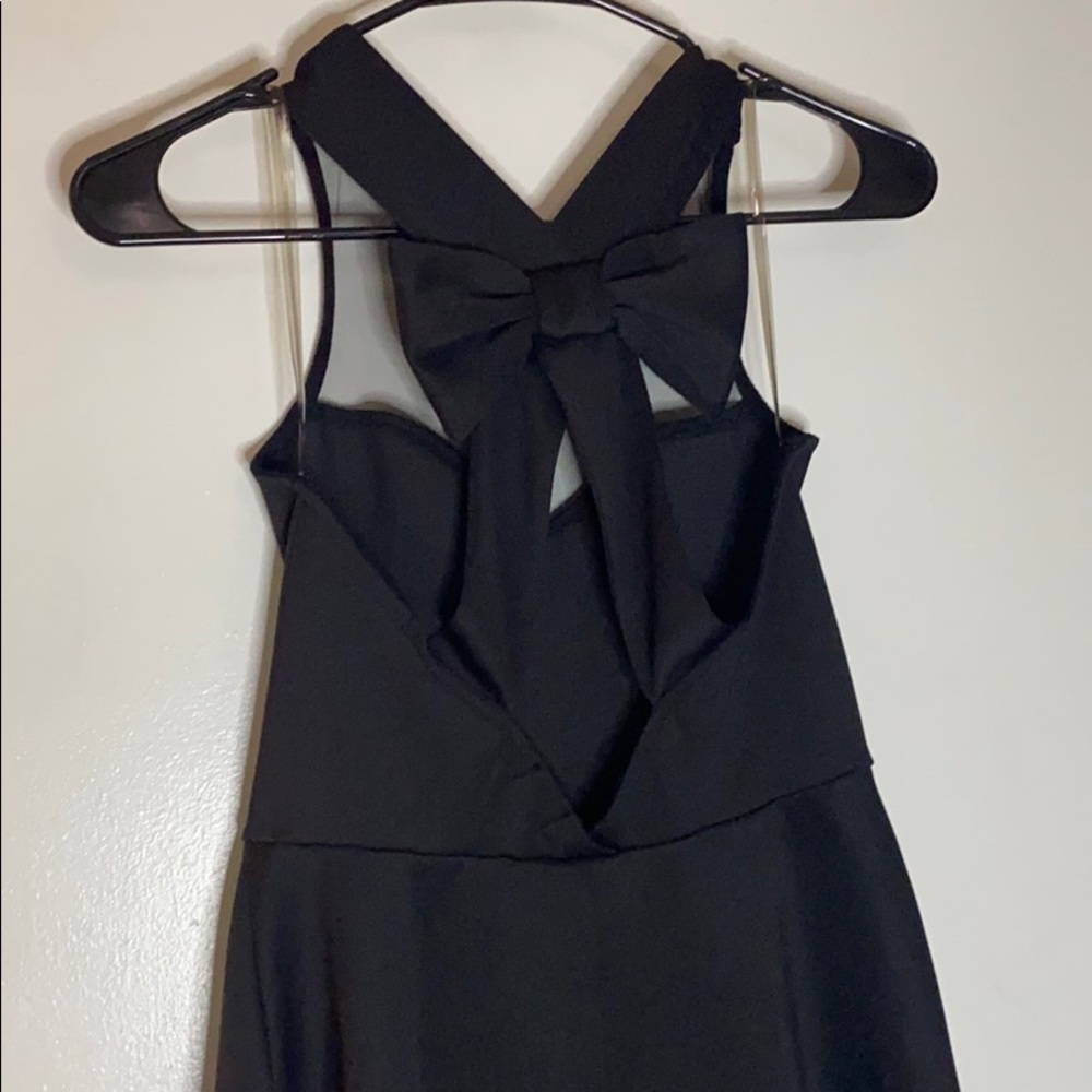Black dress bow back
